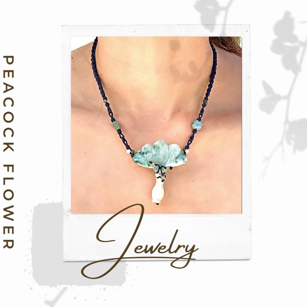 Fanned-out petals Peacock Flower Handmade Honey Jade Necklace Pendant